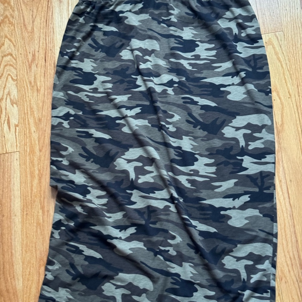 Camo straight skirt
